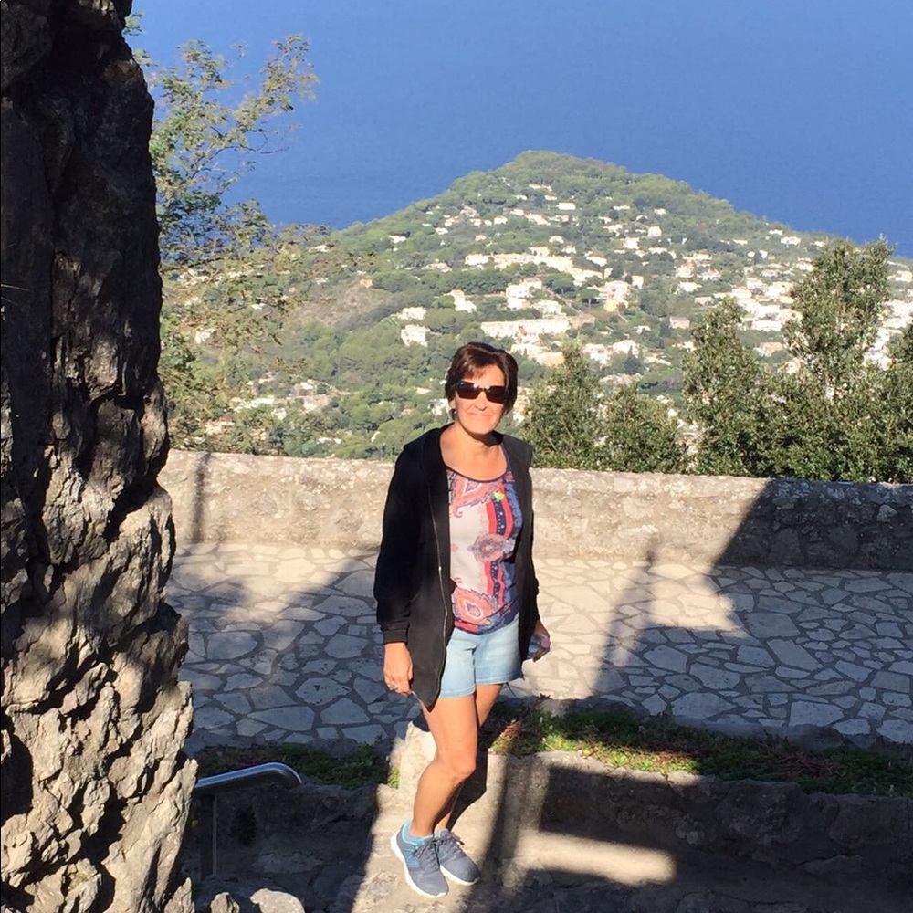 Meet your Posher, Elisa